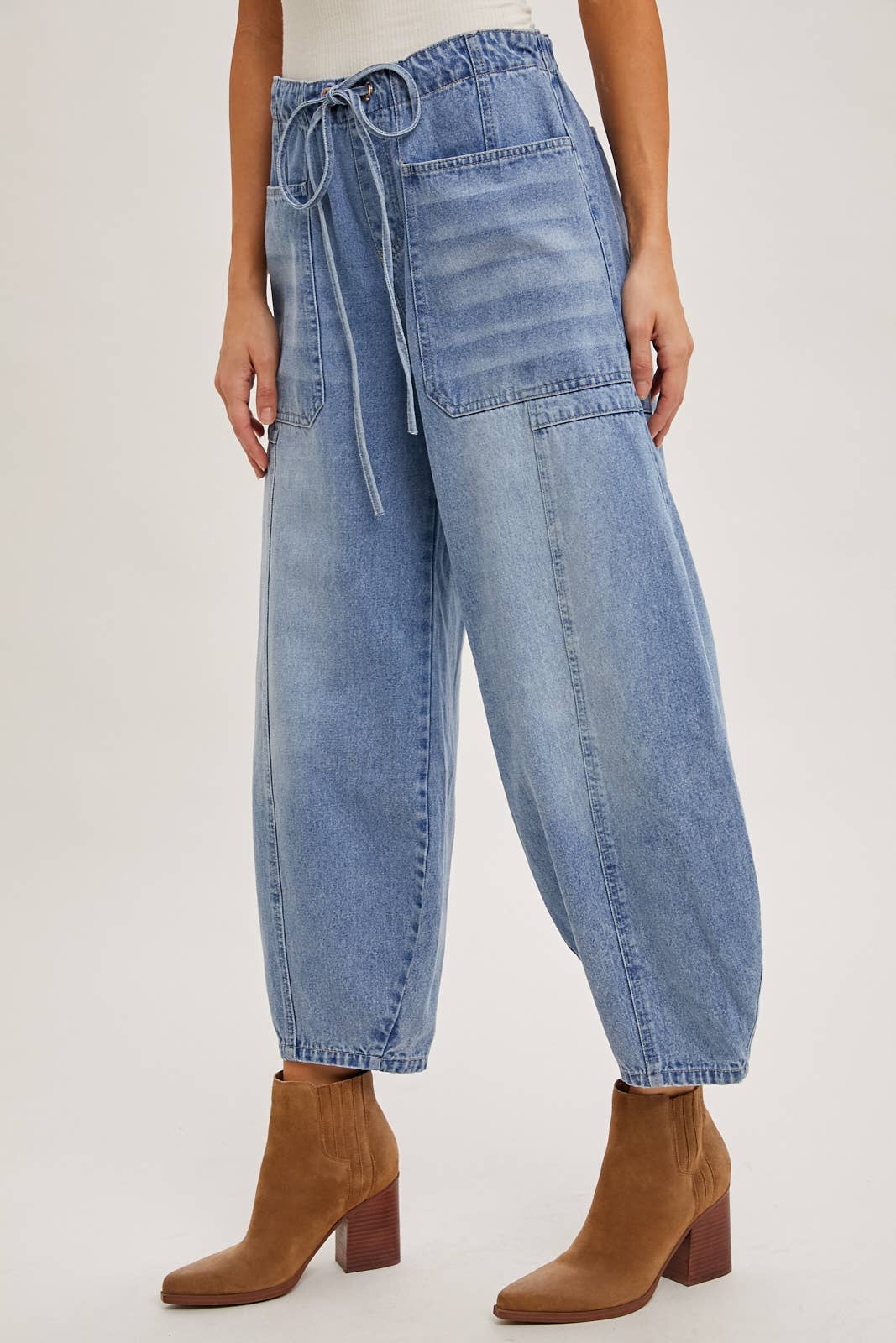 Mid Rise Barrel Jean