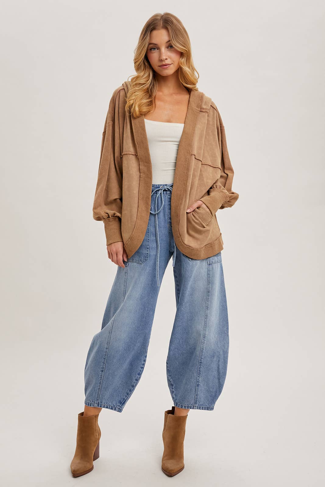 Mid Rise Barrel Jean