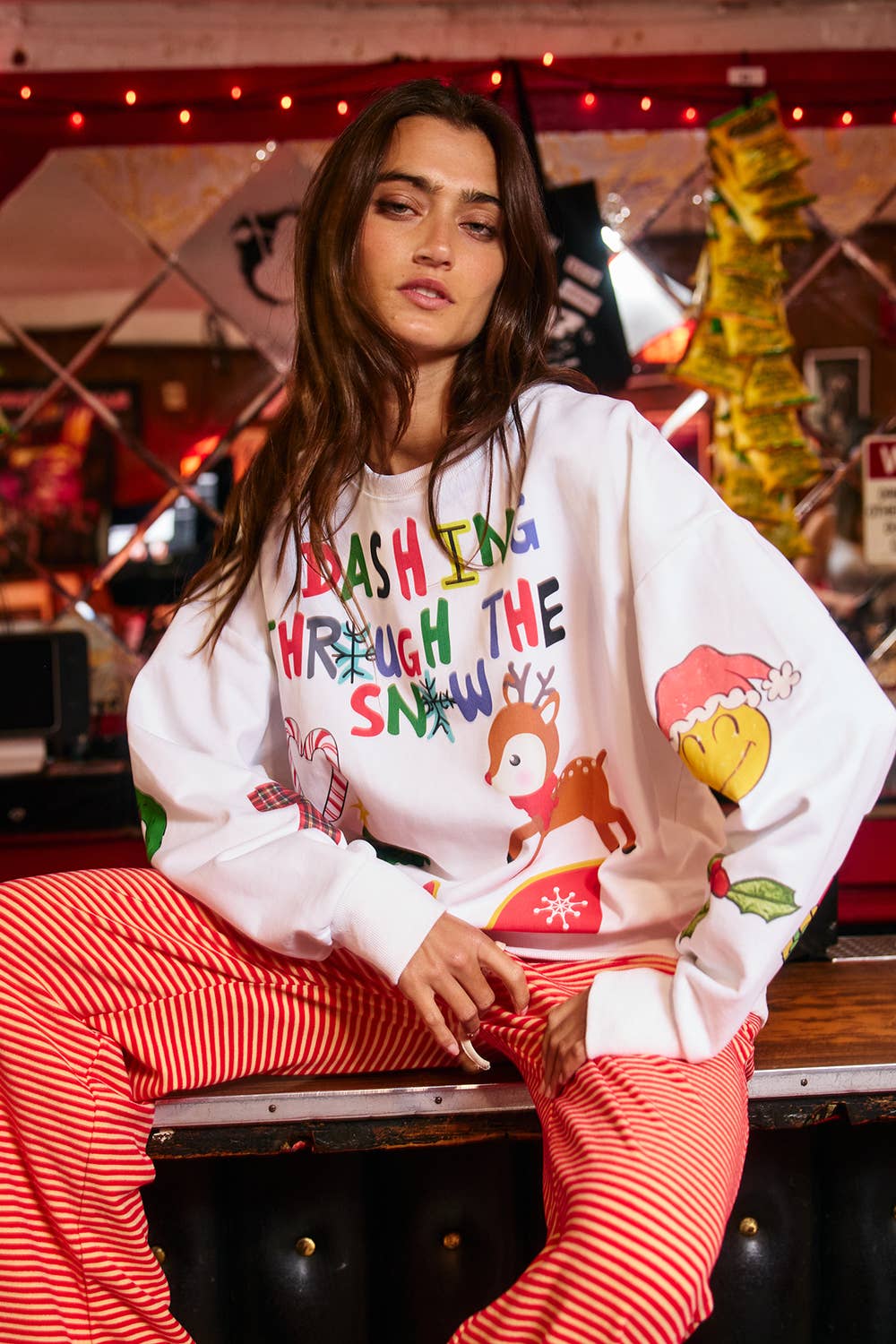 IT2537-XMAS | Colorful Christmas Graphic Sweatshirt